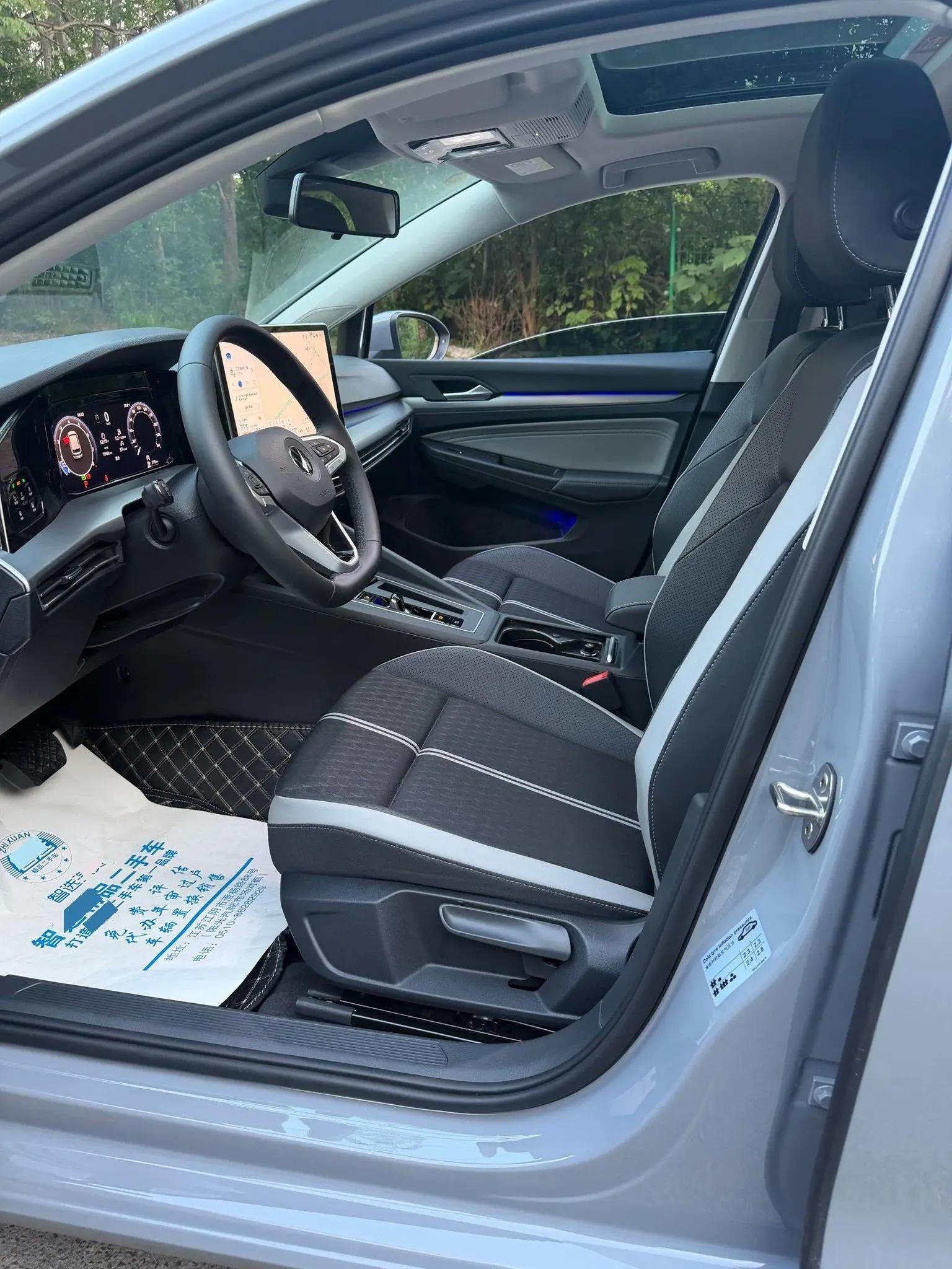 Volkswagen 2025 Golf 8 PRO 1.5TSI 300TSI Automatic 9