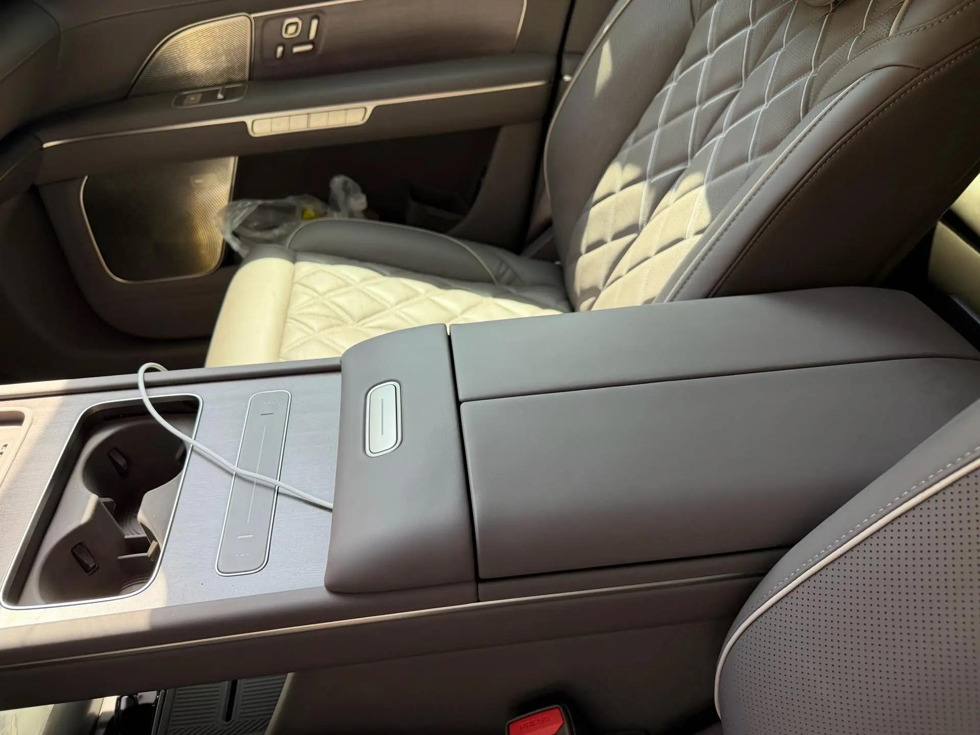 NIO 2026 ES8 6-Seater Executive Luxury Edition Automatic 4