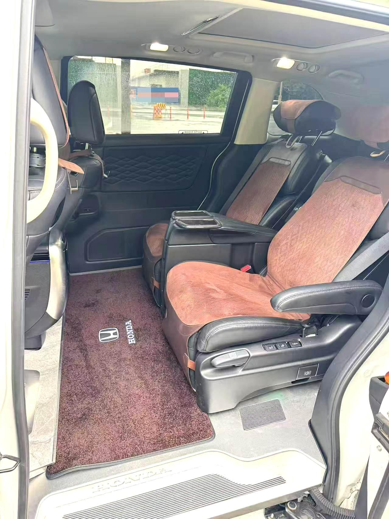 Elyson 2022 2.0L e:HEV Deluxe First Edition 3