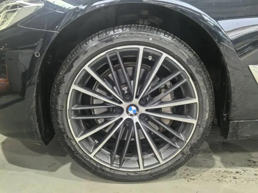 BMW 5 Series 2022 530Li Leading M Sports Suit 4