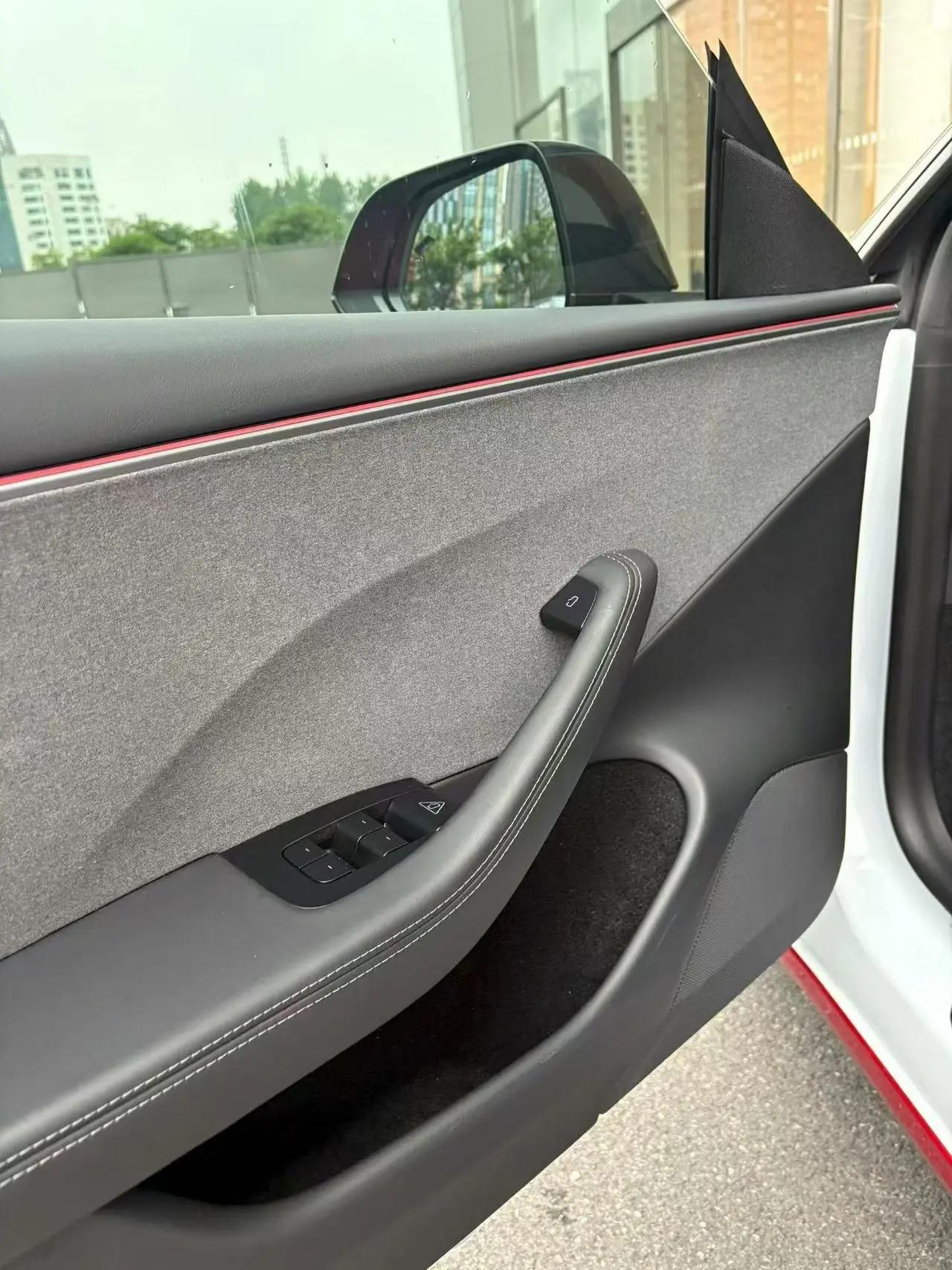 Tesla 2025 Model 3 Rear-Wheel Drive Automatic 7