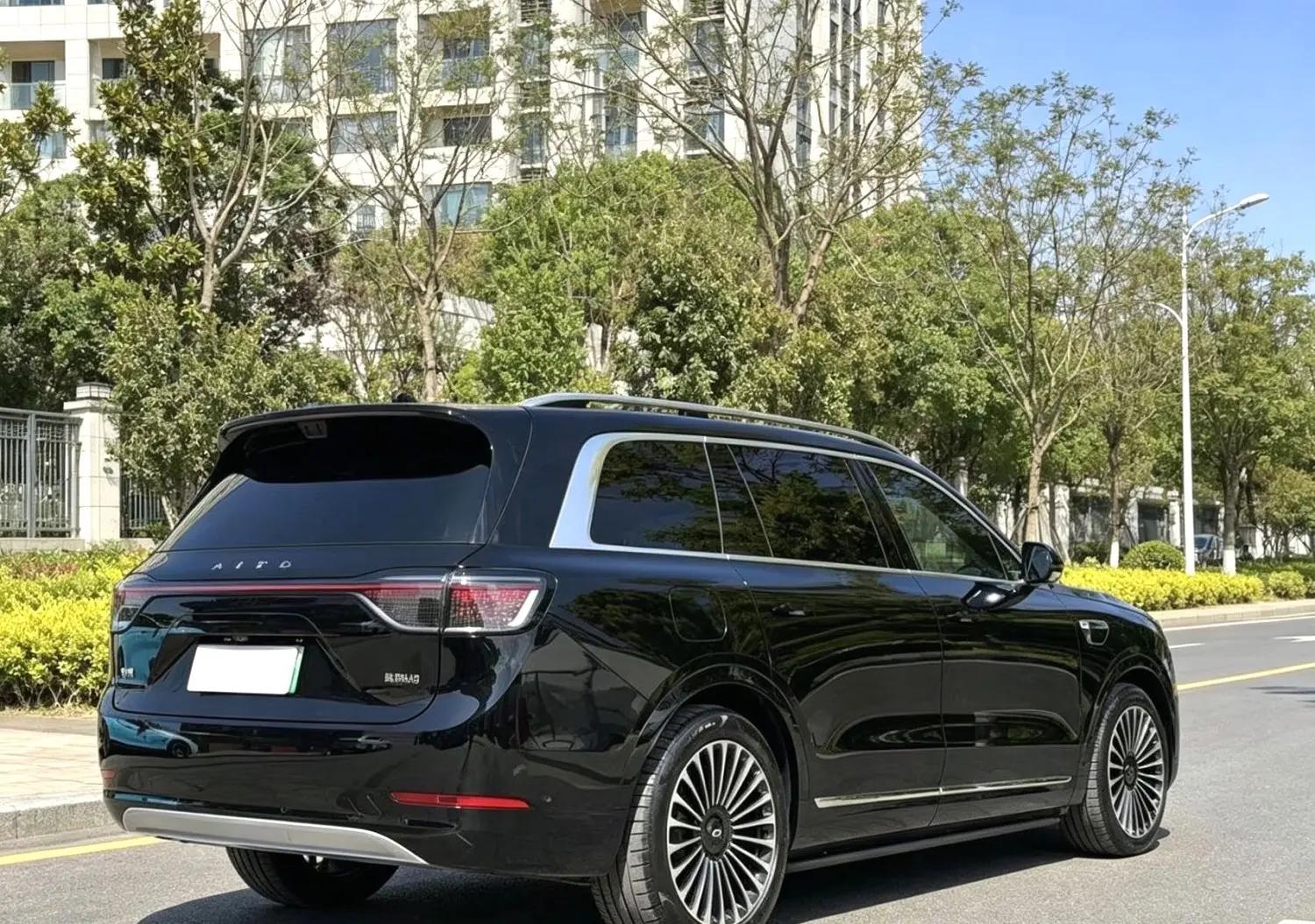 AITO 2025 Model AITO M9 Range-Extended Ultra Version 52kWh 6-Seater Automatic 2