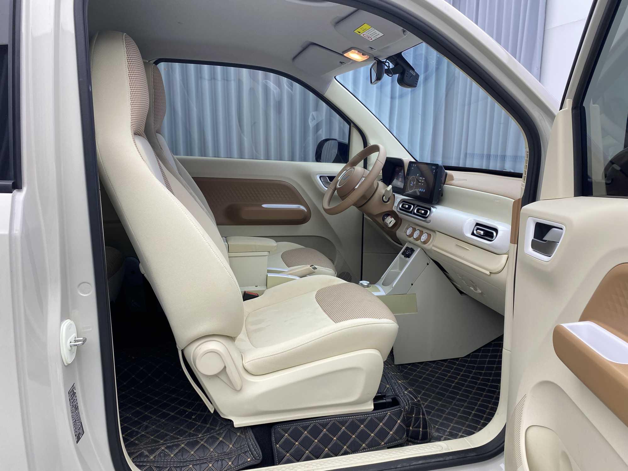 WuLing 2024 HongGuang MINI EV 215km Youth Edition Automatic 14
