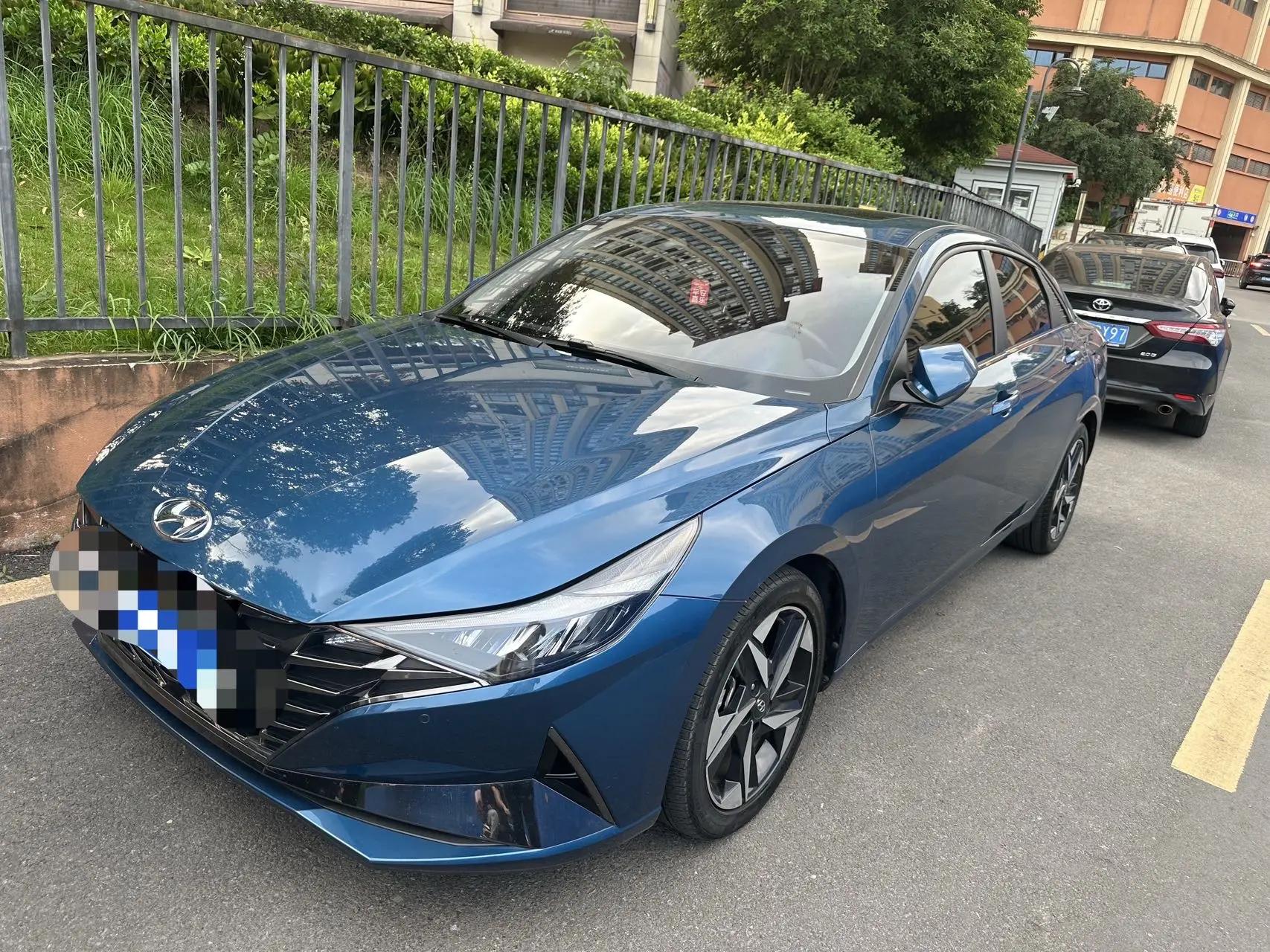 Elantra 2023 1.5L CVT LUX Premium Edition