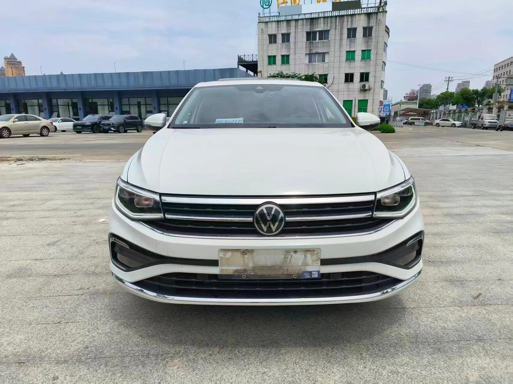 Bora 2023 300TSI DSG Basic 3