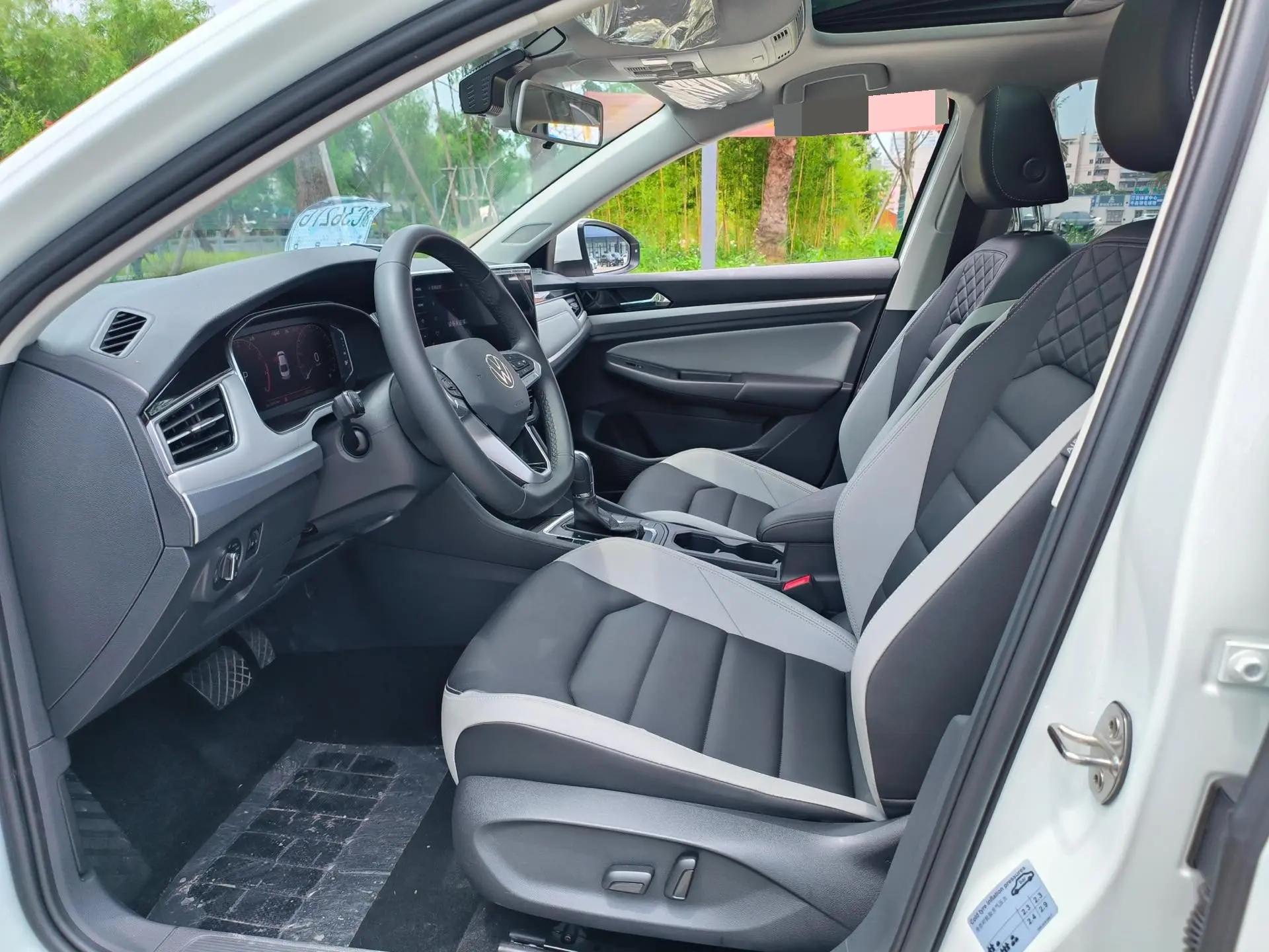 Bora 2023 300TSI DSG Basic 5