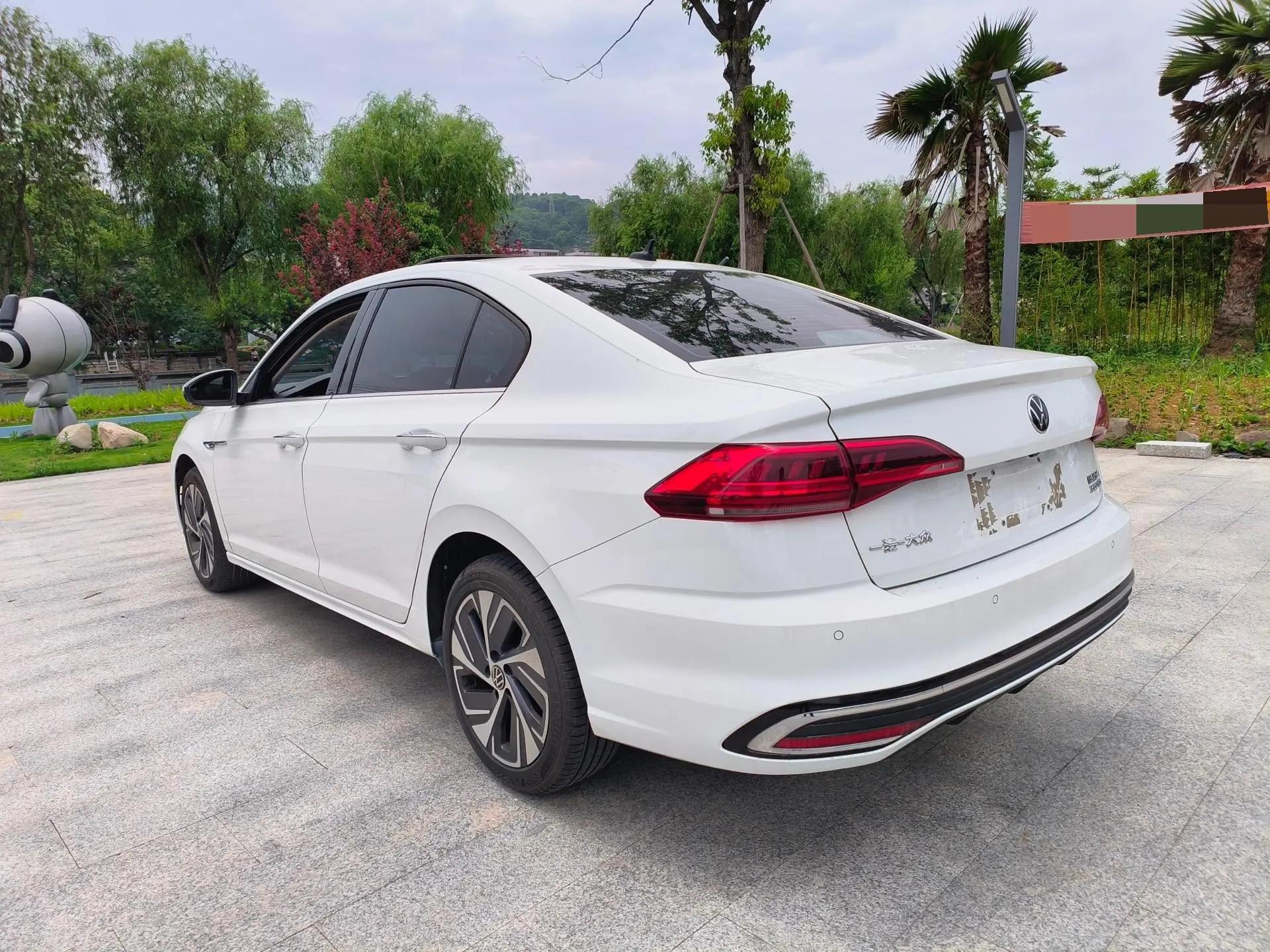 Bora 2023 300TSI DSG Basic 6