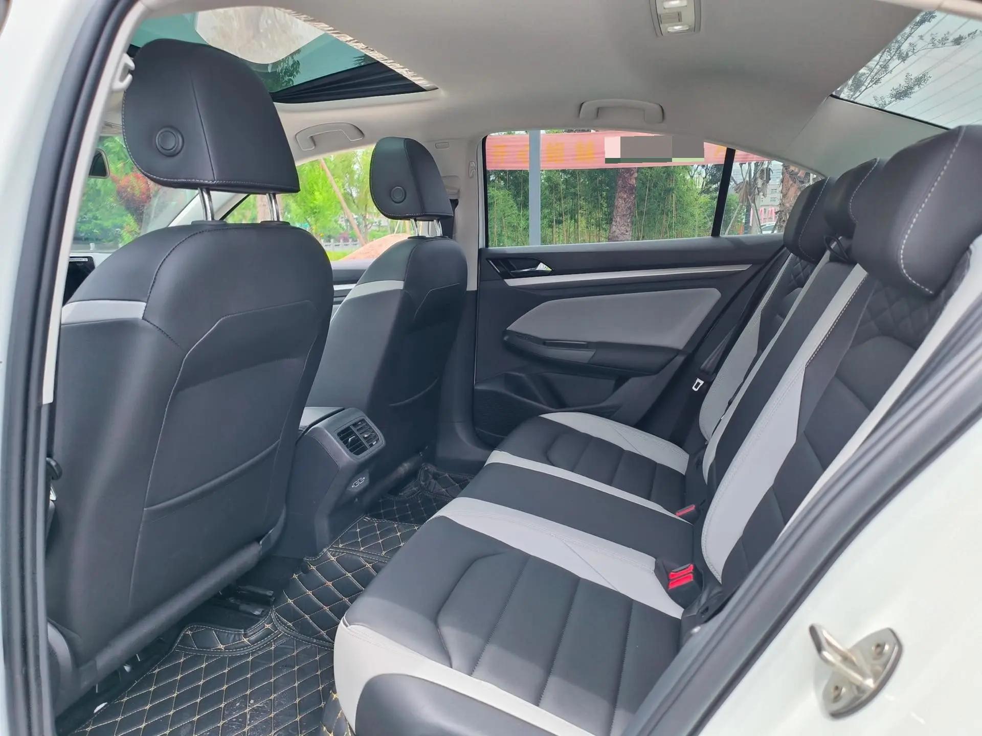Bora 2023 300TSI DSG Basic 7