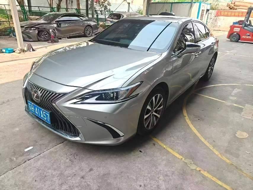 Lexus ES 2020 200 Excellence Edition