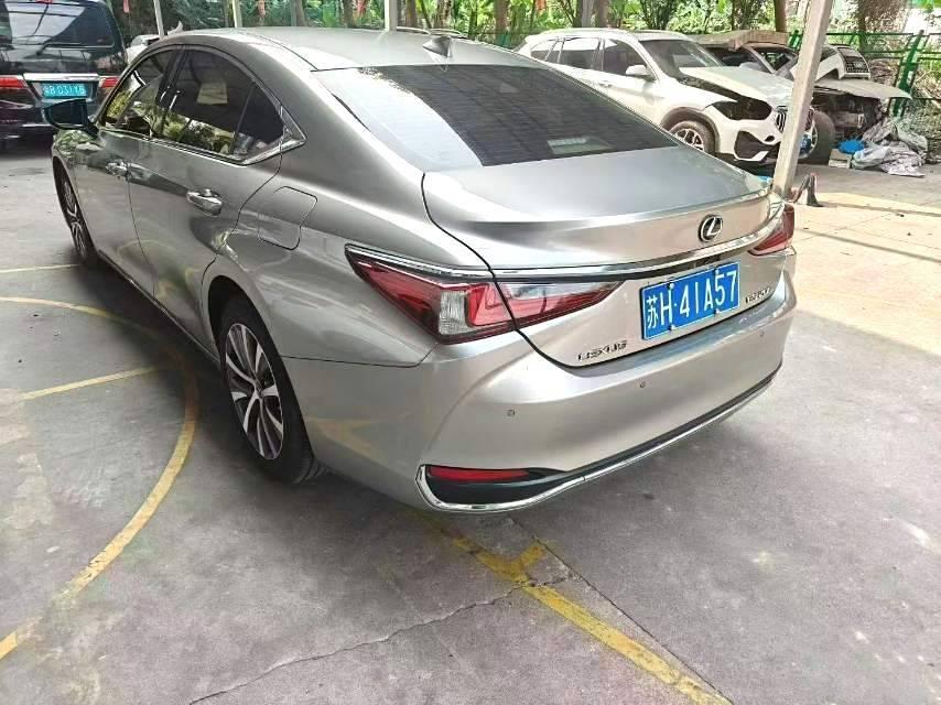 Lexus ES 2020 200 Excellence Edition 3