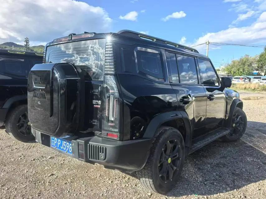 Jetour Traveler 2023 2.0T Four-Wheel Drive Cross-Country PRO 3