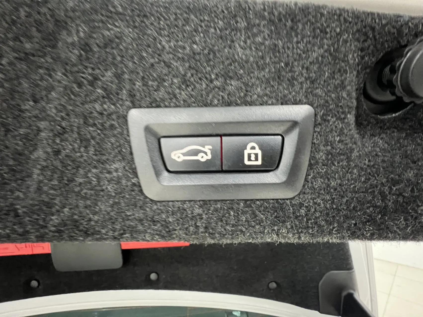 BMW 3 Series 2023 model 320Li M Sport Package 10