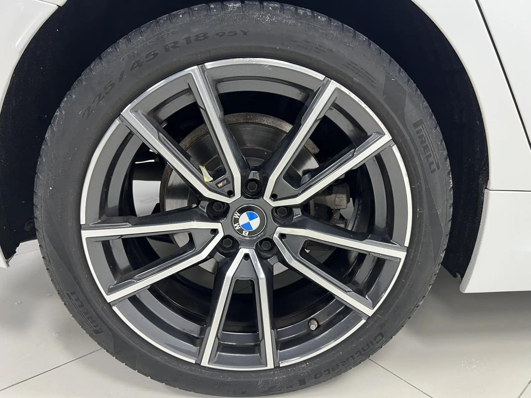 BMW 3 Series 2023 model 320Li M Sport Package 11