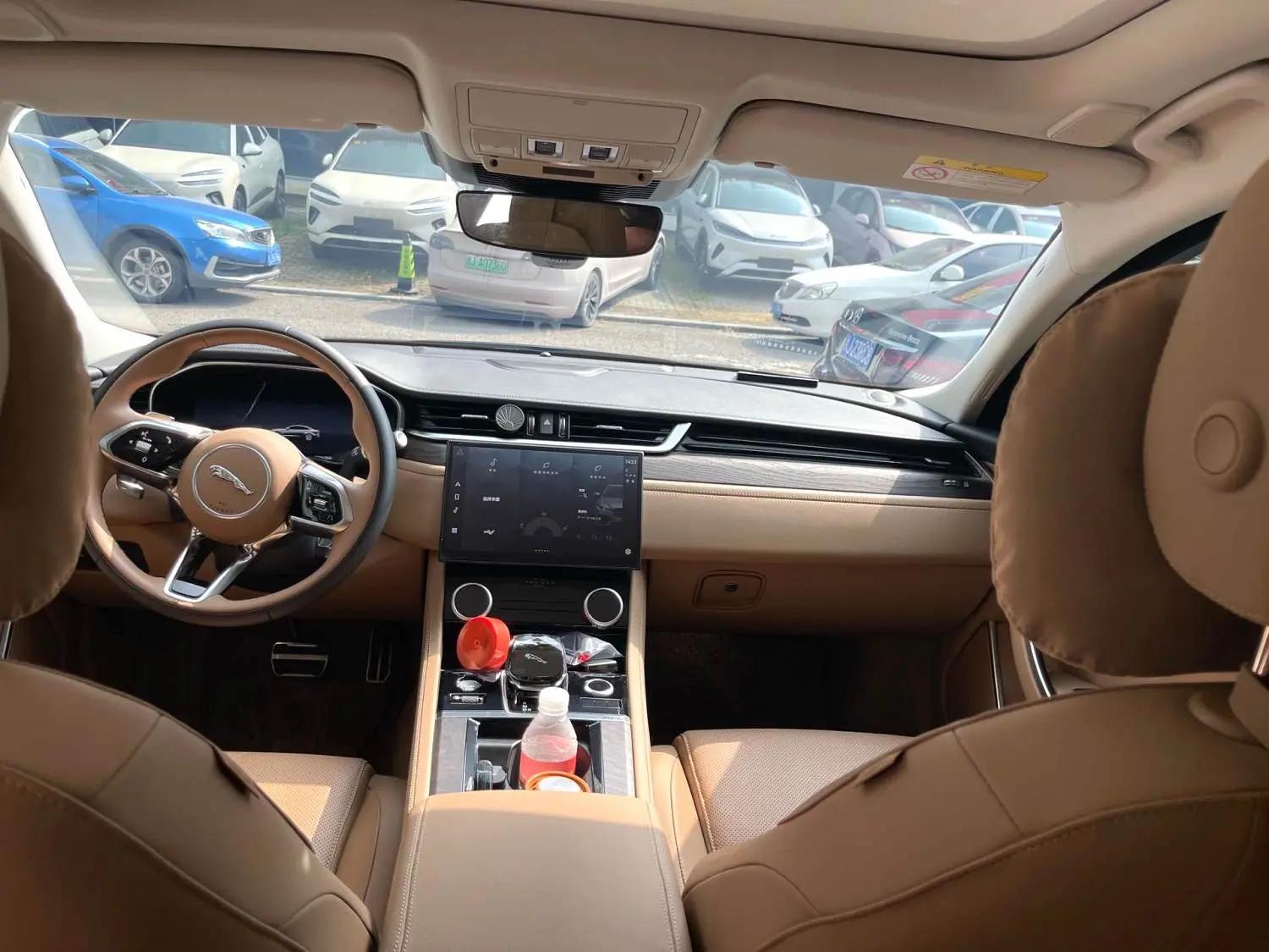 Jaguar 2025 XFL 2.0T P 12500.00g Drive Enjoy Deluxe Edition Automatic Gear 9