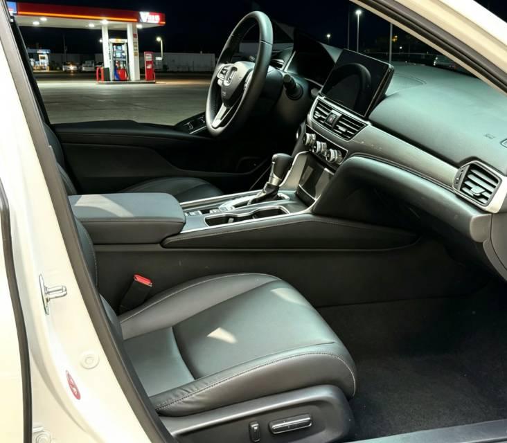 Accord 2022 260TURBO Deluxe Edition 4