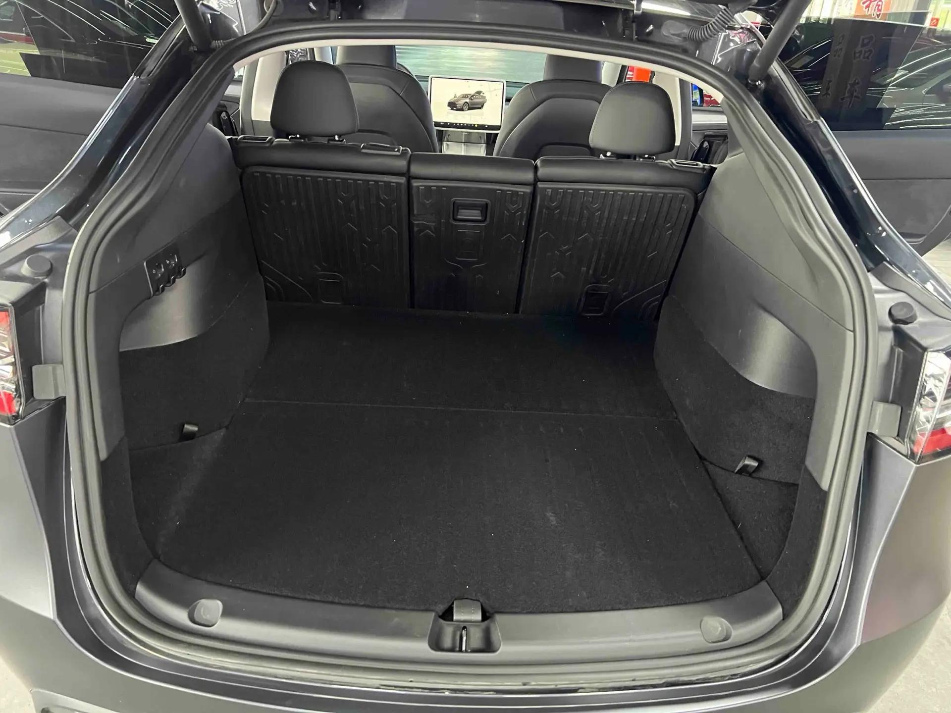 Model Y 2024 rear-wheel drive version 14