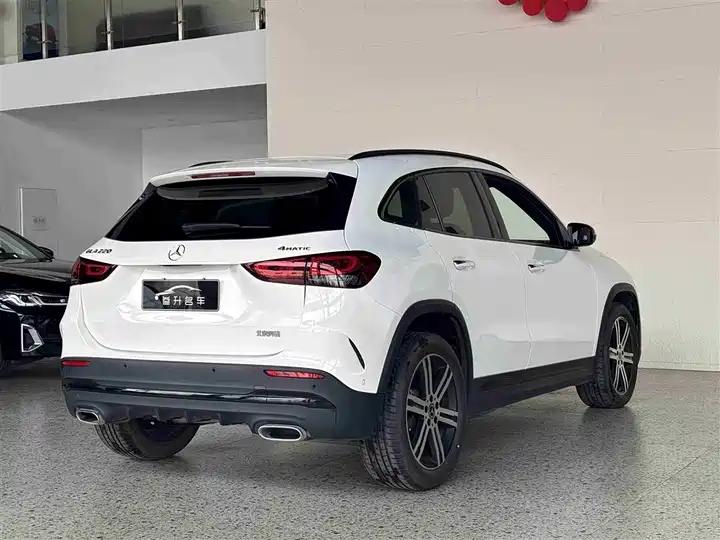 Mercedes Benz GLA 2022 GLA 220 4MATIC 7