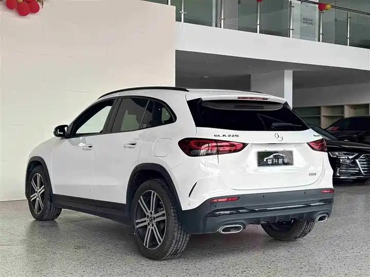 Mercedes Benz GLA 2022 GLA 220 4MATIC 9