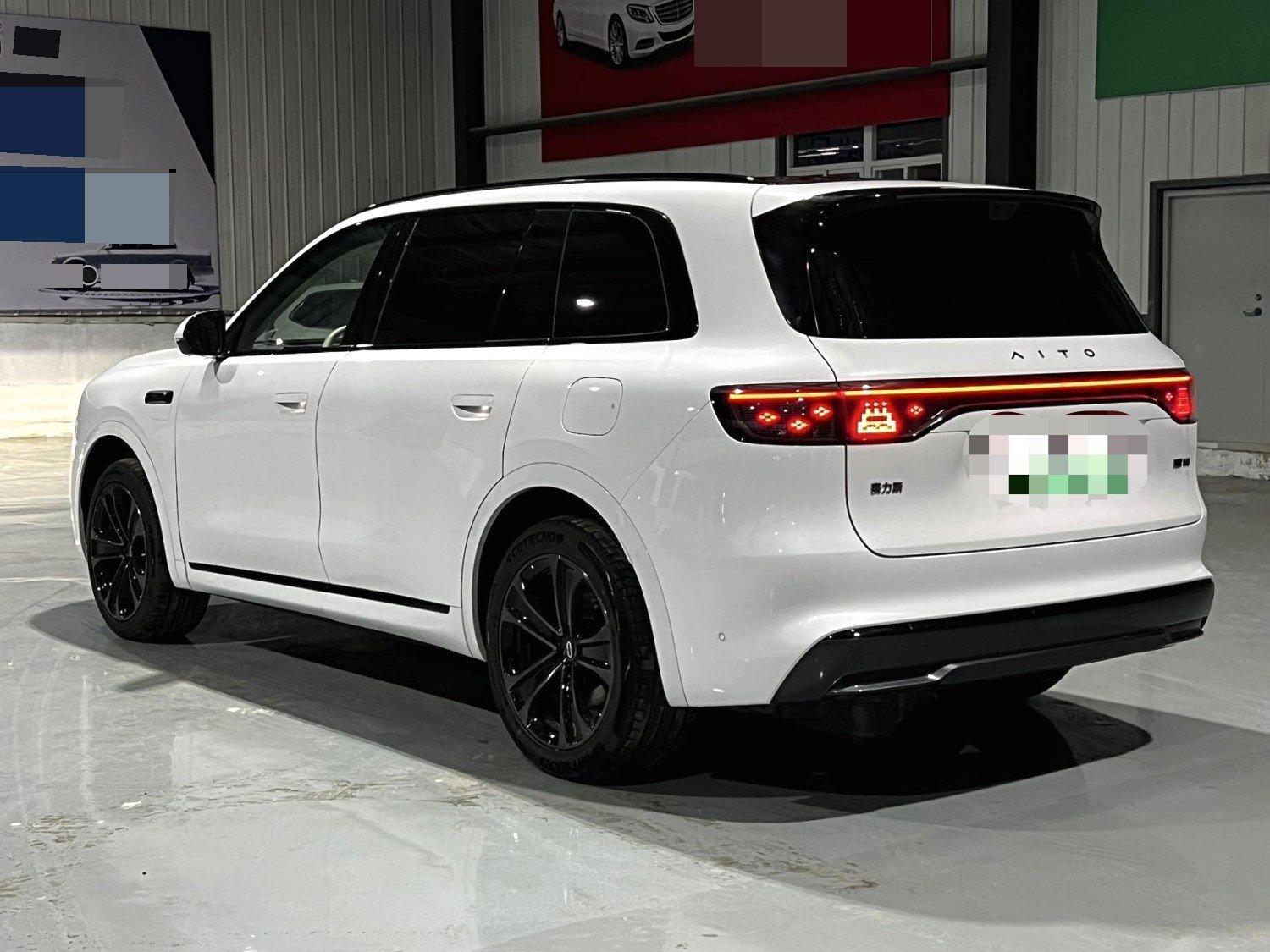 AITO M8 2025 extended range Max version 53.4kWh 5-seat version 10