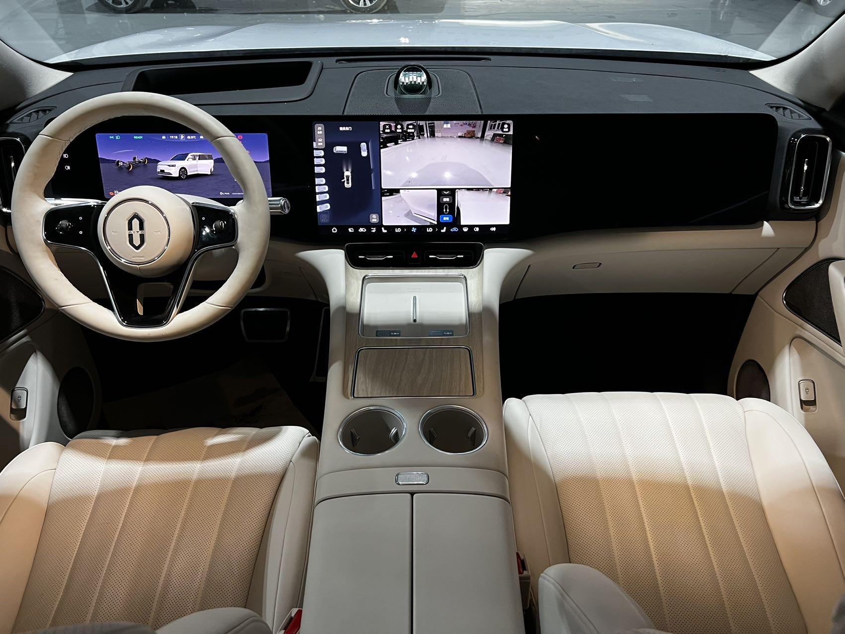 AITO M8 2025 extended range Max version 53.4kWh 5-seat version 8