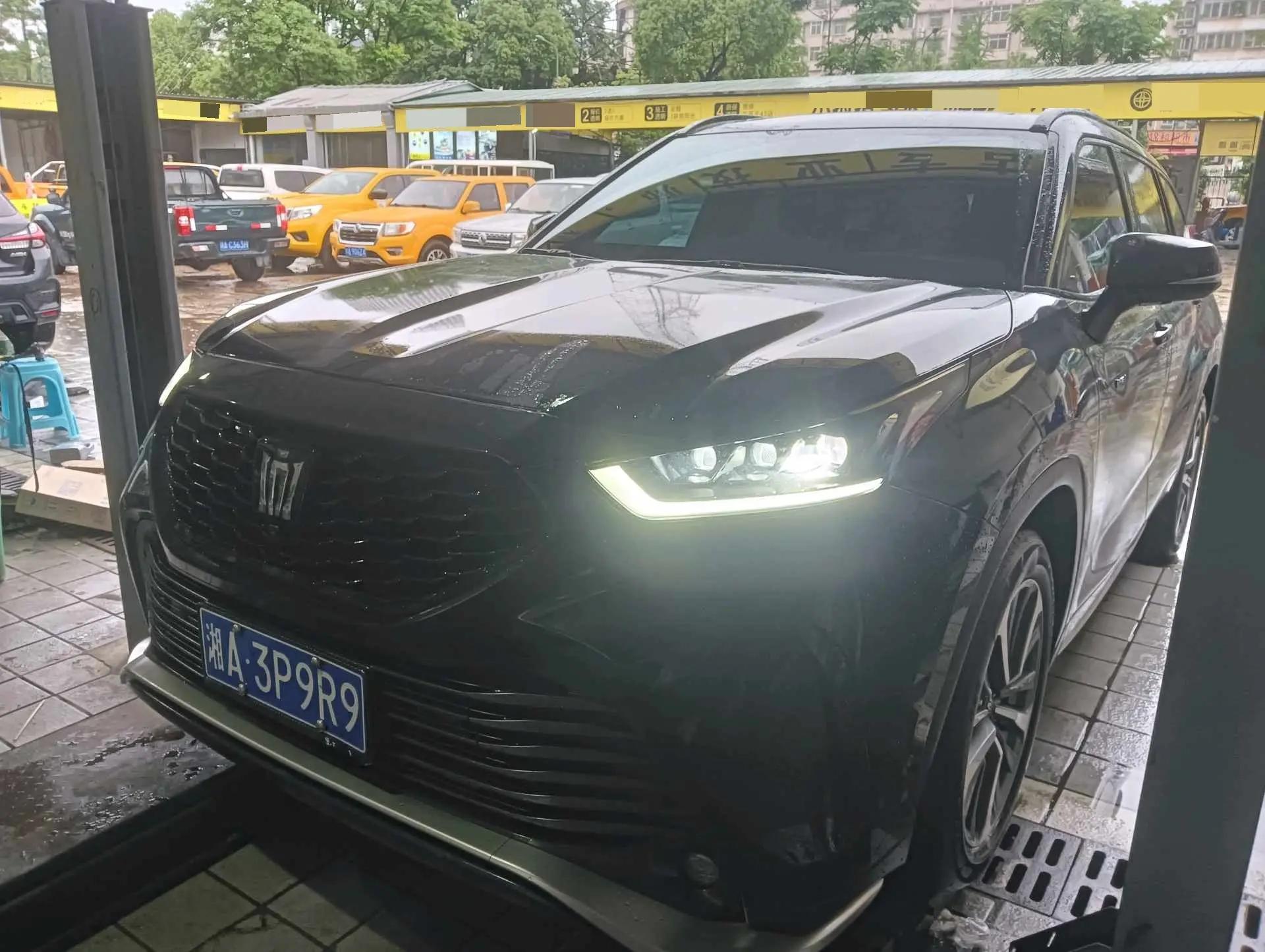 Toyota 2024 Crown Land Release HEV 2.5 Stepless Four-wheel Drive Deluxe Edition Automatic Gear