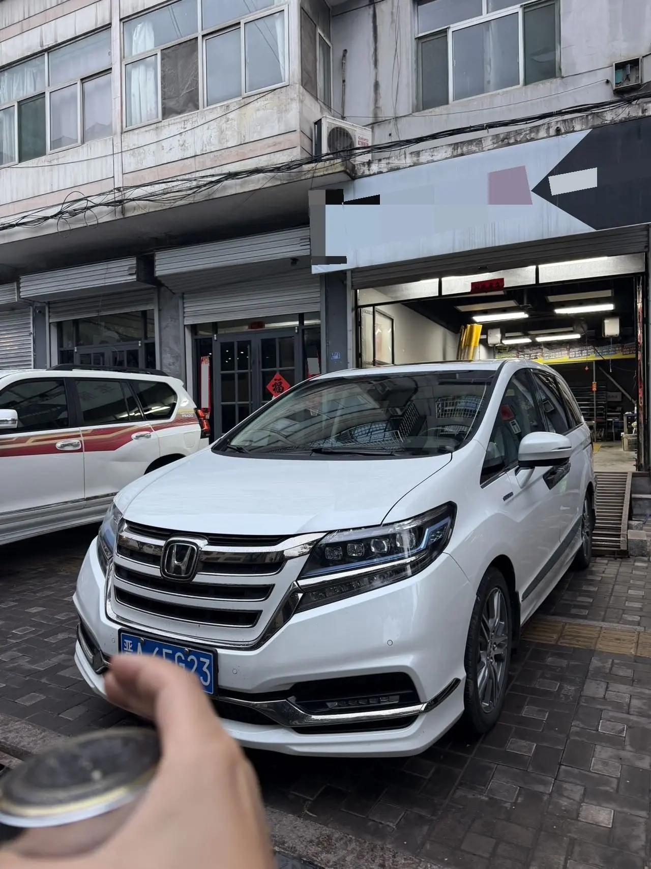 Elyson 2019 2.0L Hybrid Deluxe Edition