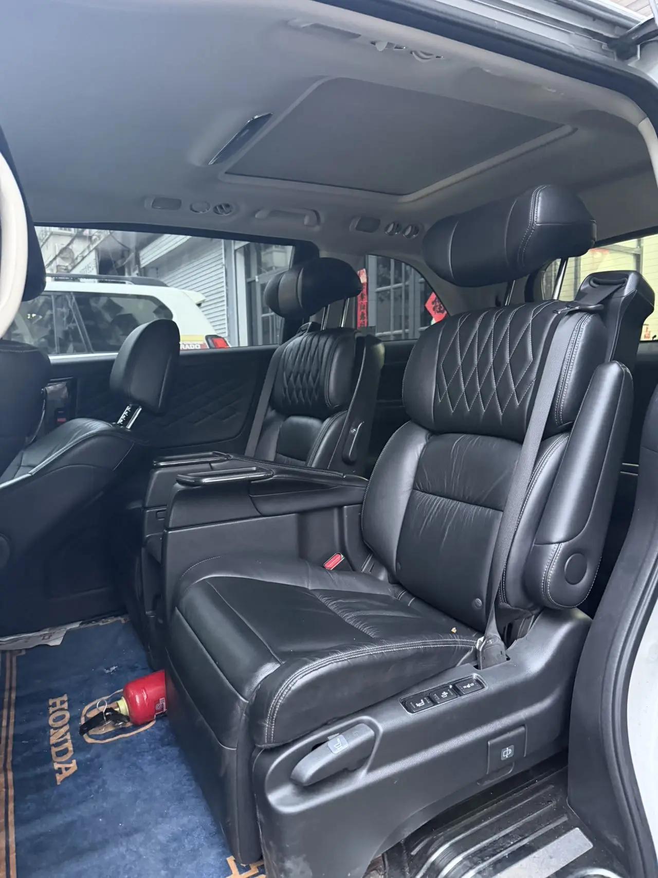 Elyson 2019 2.0L Hybrid Deluxe Edition 4