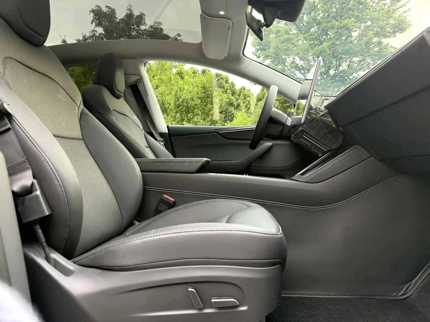 Tesla 2025 Model Y Rear-Wheel Drive Automatic 10
