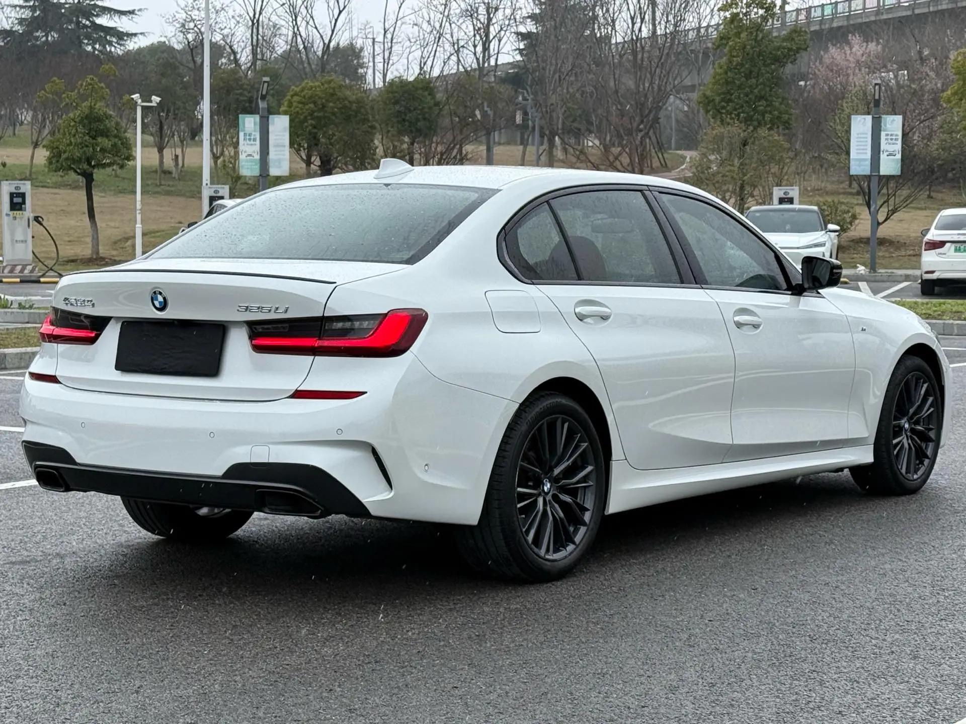 BMW 3 Series 2022 Changed 325Li M Sports Obsidian Night Suit 7
