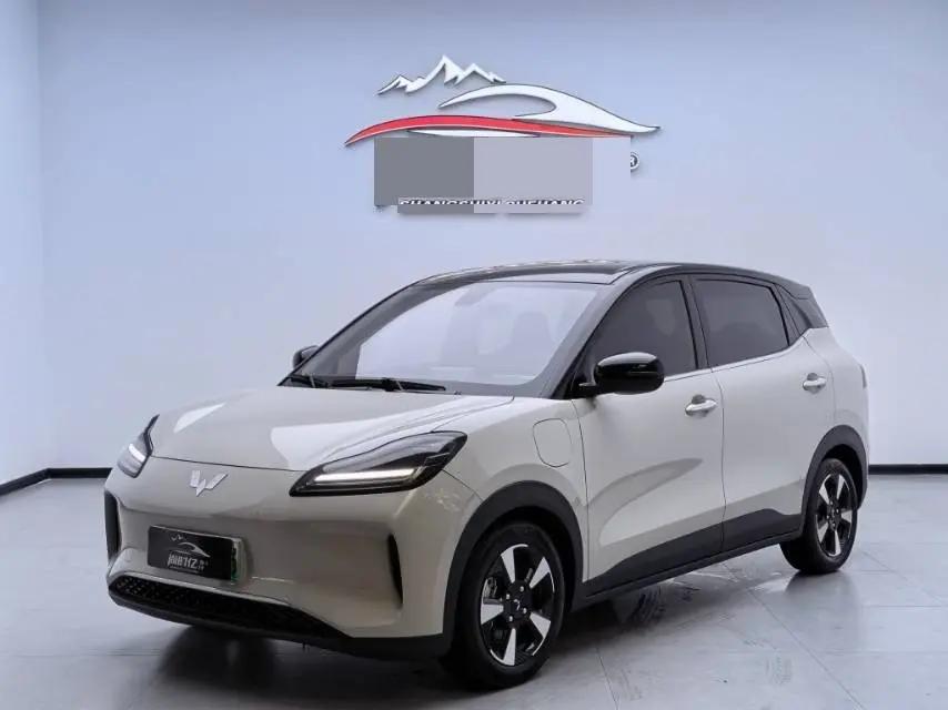 Открыть галерею: WuLing 2024 Plantronics PLUS 401km Five-seat Edition Automatic Gear