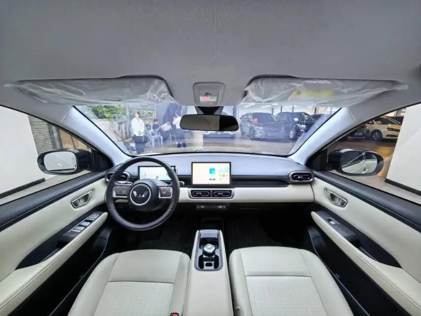 WuLing 2024 Plantronics PLUS 401km Five-seat Edition Automatic Gear 5