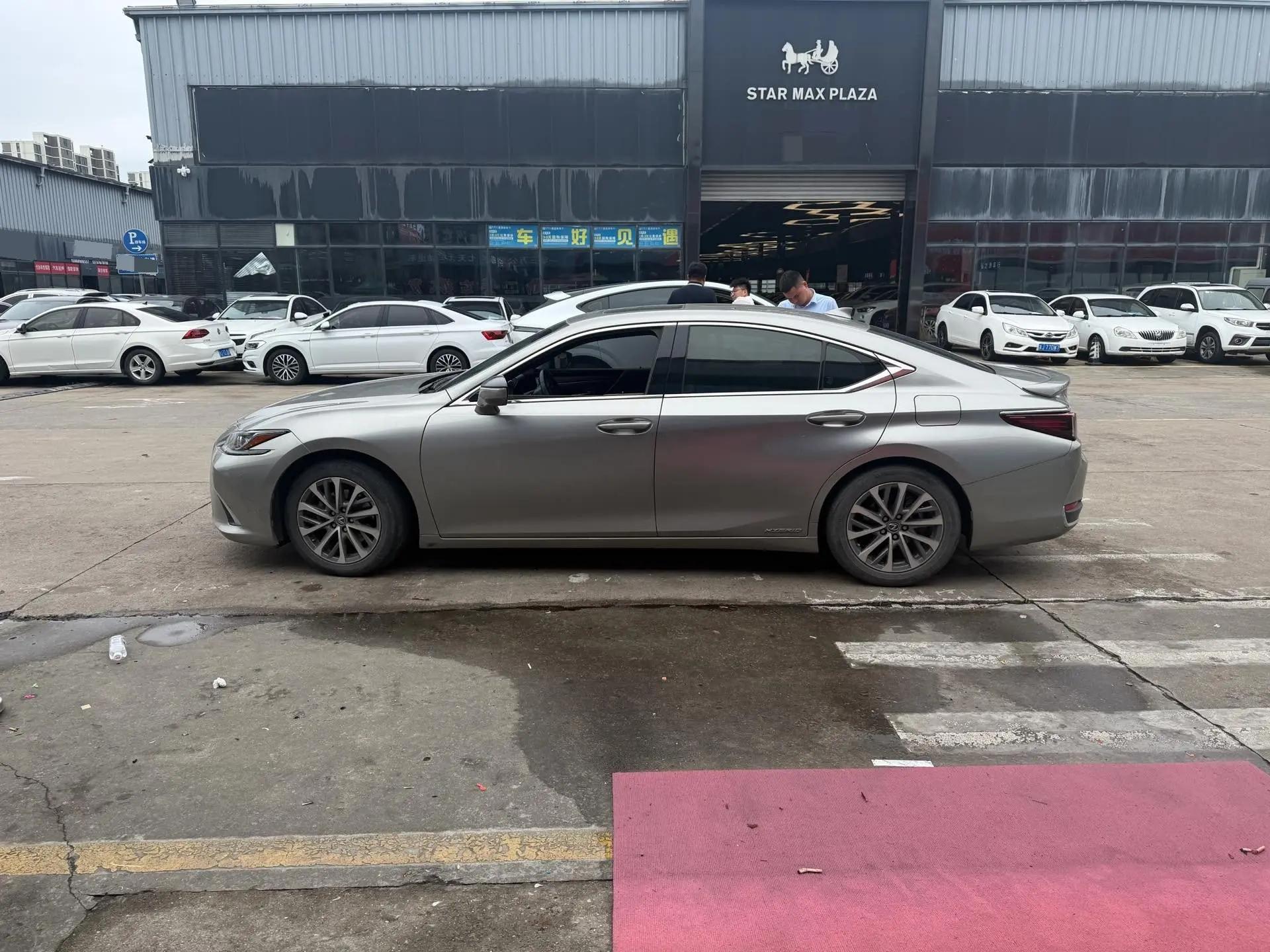 Lexus ES 2021 300h Premium Edition 3
