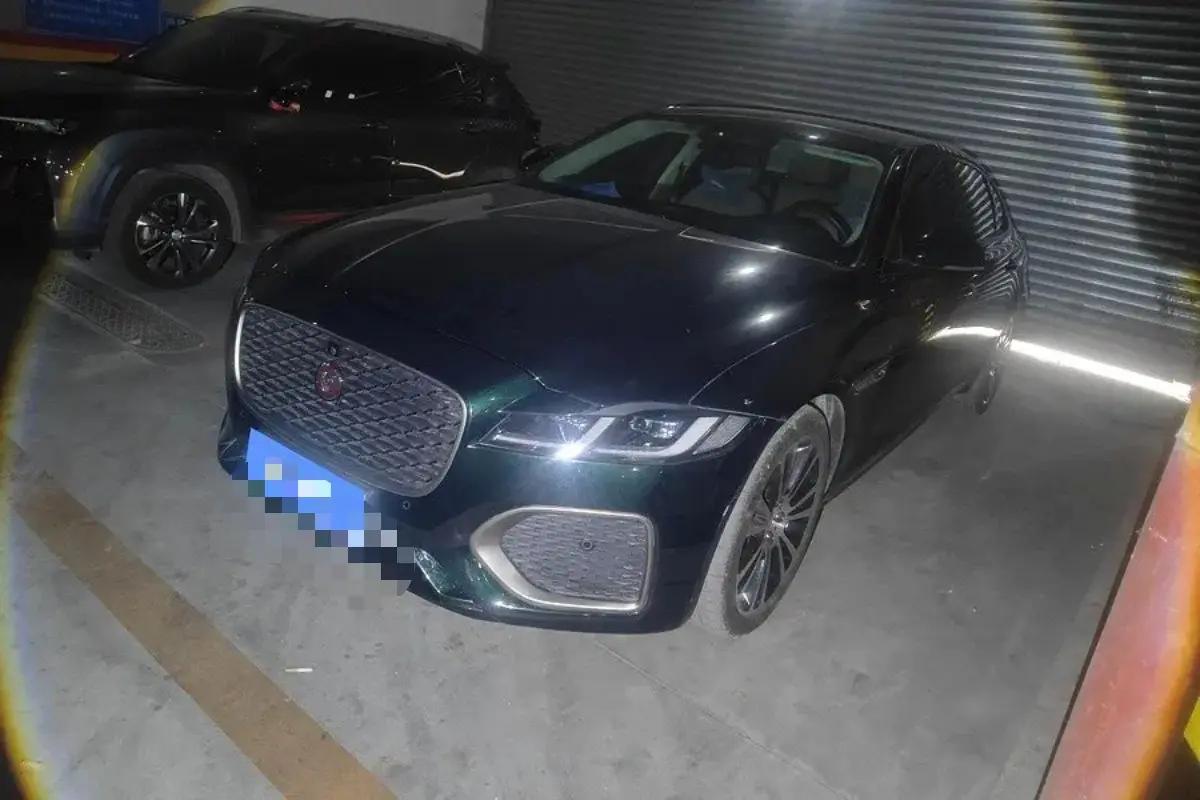 Jaguar XFL 2024 2.0T P 12500.00g Drive Premium Deluxe Edition