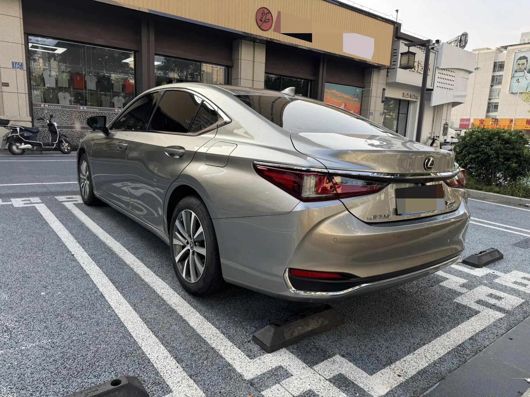Lexus ES 2020 200 Excellence Edition 4