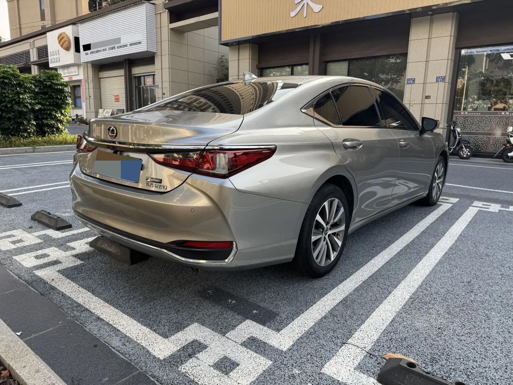 Lexus ES 2020 200 Excellence Edition 6