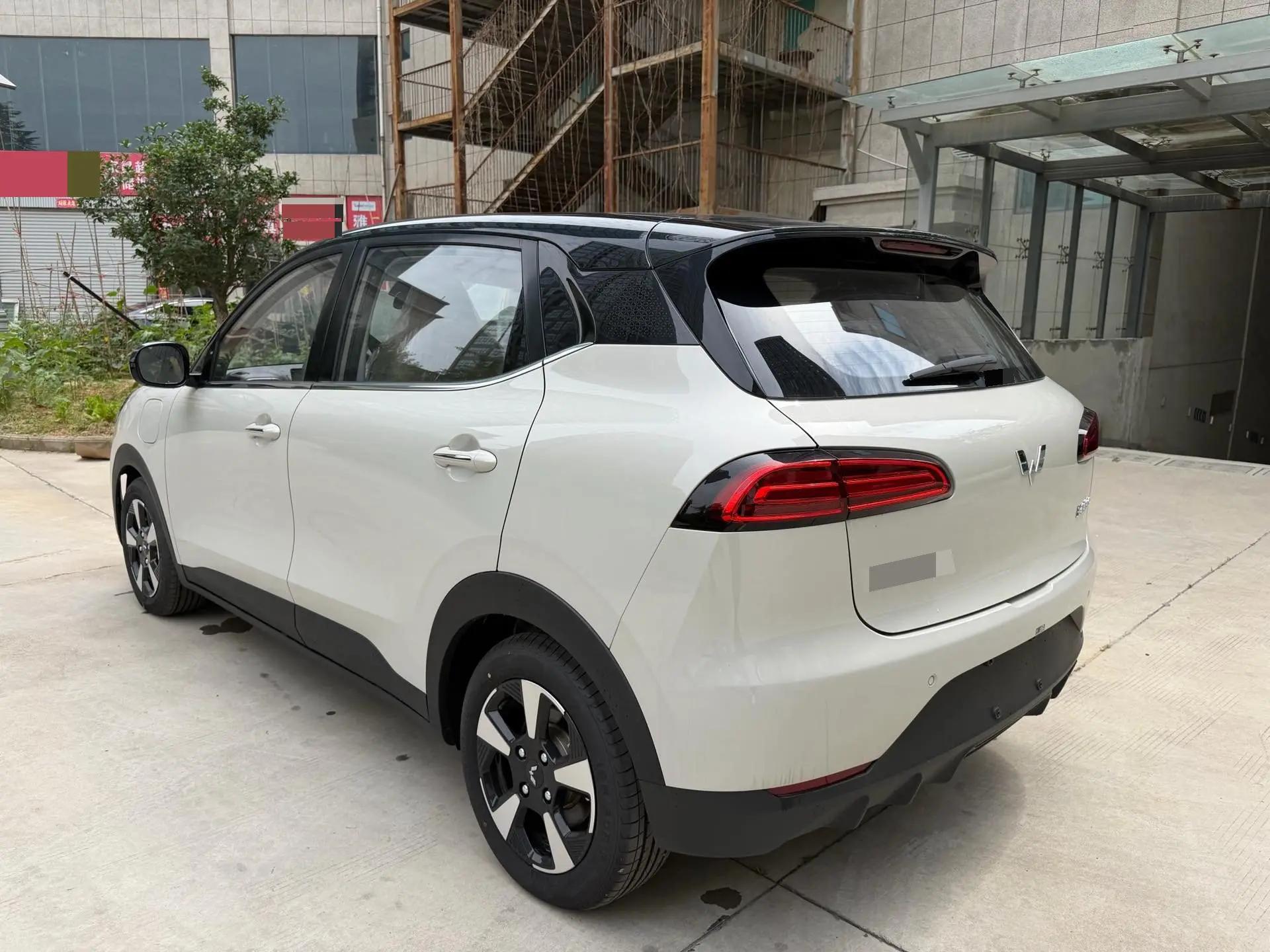 WuLing Plantronics PLUS 2024 401km Flagship 4