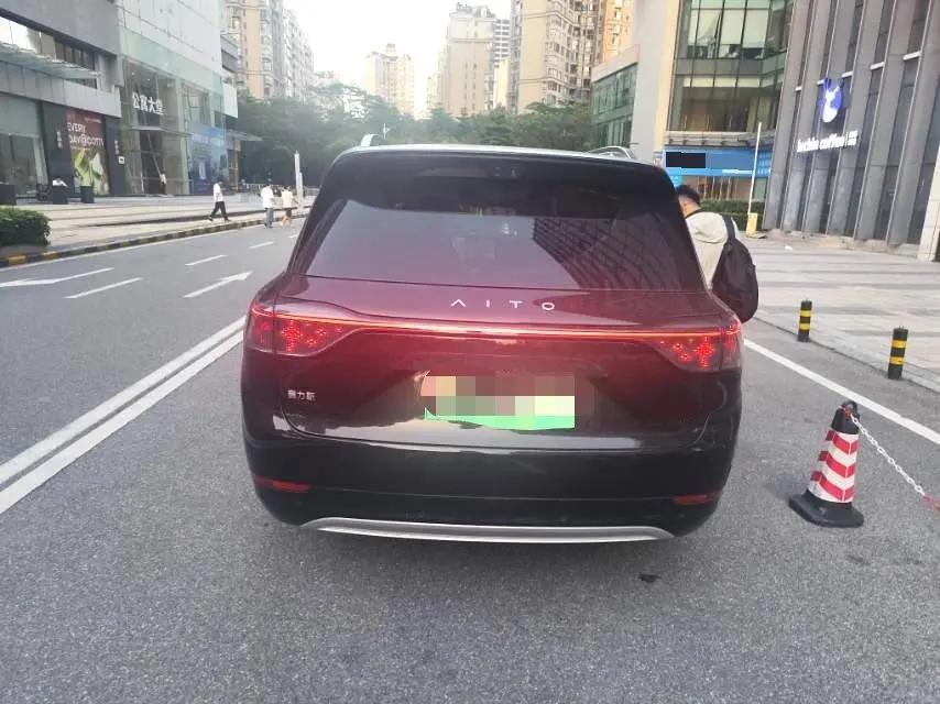 AITO 2025 AITO M9 extended range Max version 52kWh5 seat version automatic gear 6