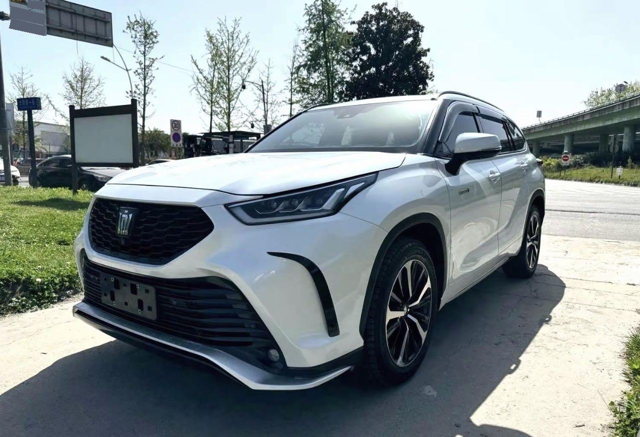 Открыть галерею: Crown Land Release 2022 2.5L HEV 4-wheel Drive Premium Edition