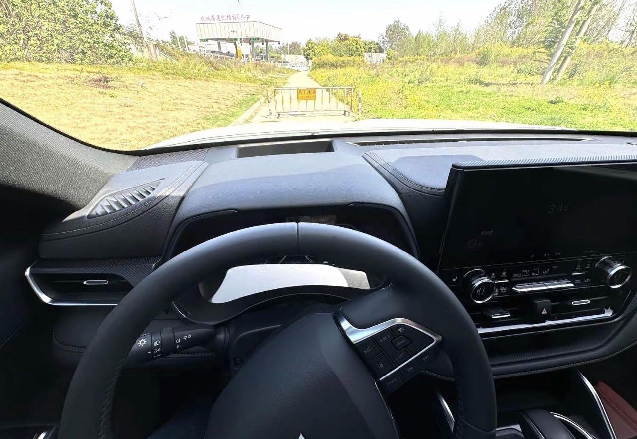 Crown Land Release 2022 2.5L HEV 4-wheel Drive Premium Edition 3