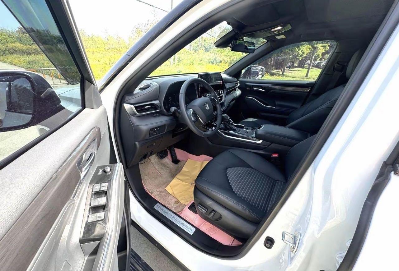 Crown Land Release 2022 2.5L HEV 4-wheel Drive Premium Edition 5