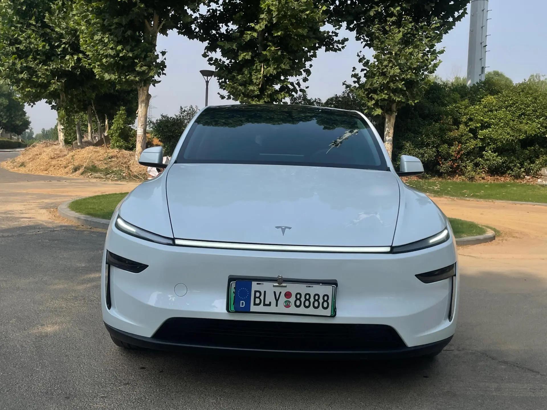 Tesla 2026 Model Y long endurance rear wheel drive version automatic transmission 3