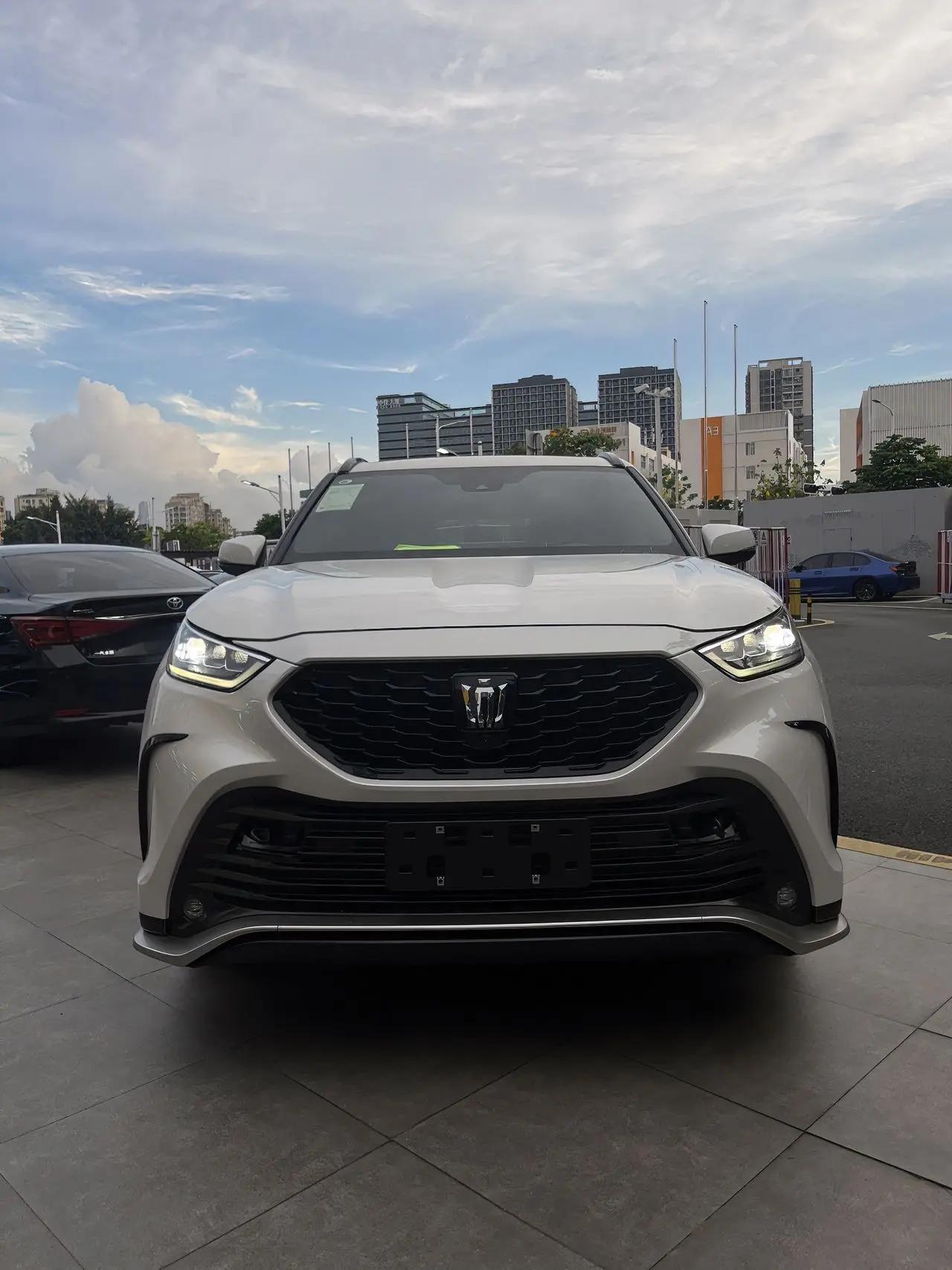 Toyota 2026 Crown Land Release HEV 2.5 Stepless Four-wheel Drive Premium Edition Automatic Gear 2