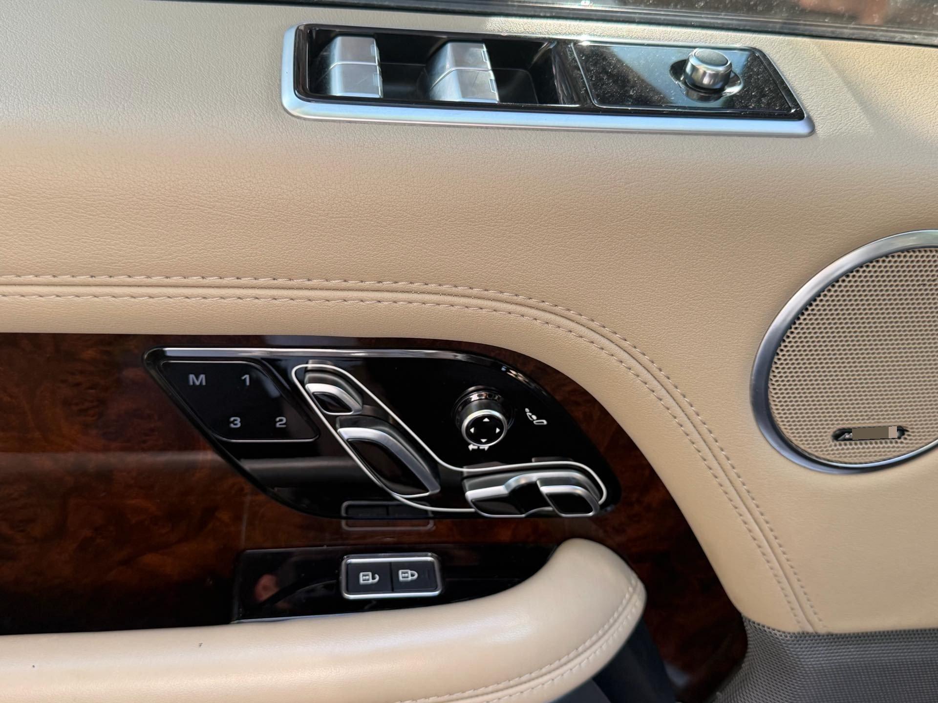 Range Rover 2022 3.0 L 6 400PS Hands-on Lengthen Classic Edition 3