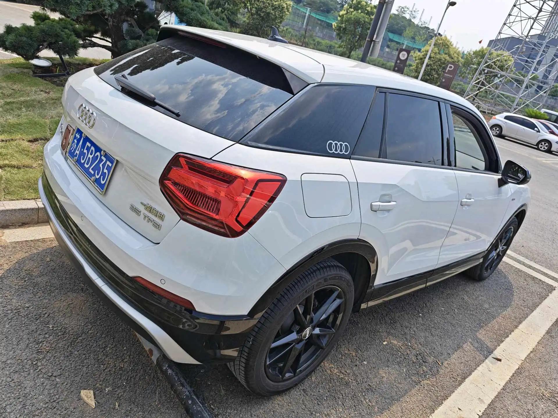 Audi Q2L 2021 35 TFSI Fashion Dynamic 2