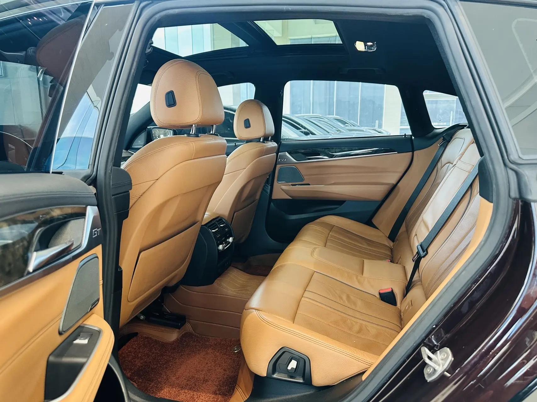 BMW 6 GT 2020 630i M sports suit 6