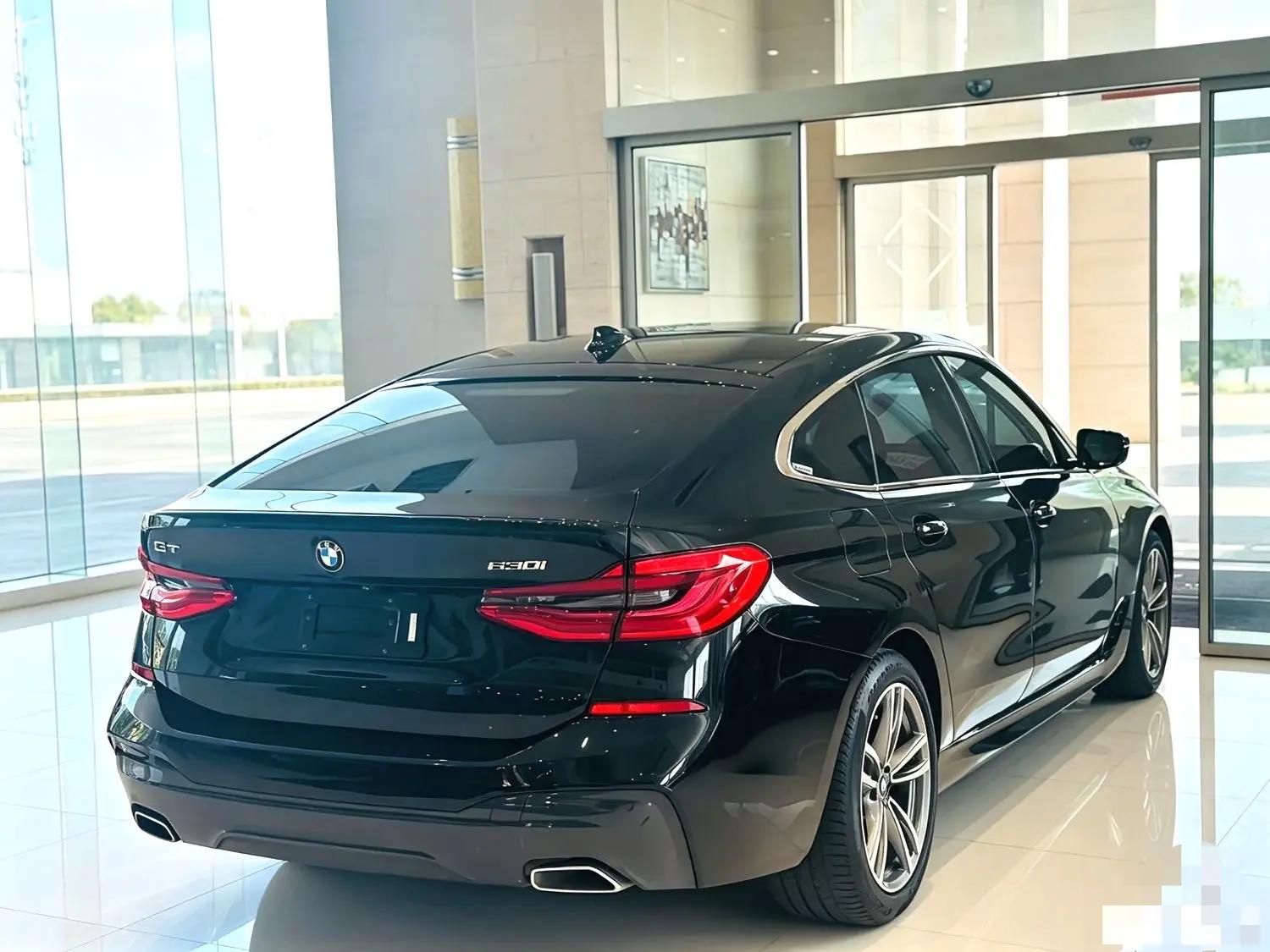 BMW 6 GT 2020 630i M sports suit 9