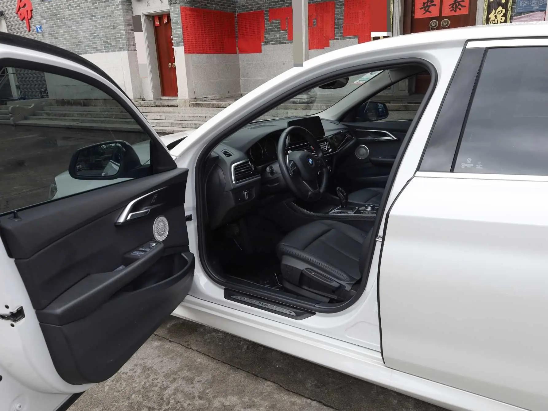 BMW 1 Series 2022 120i M Sports Edition 4