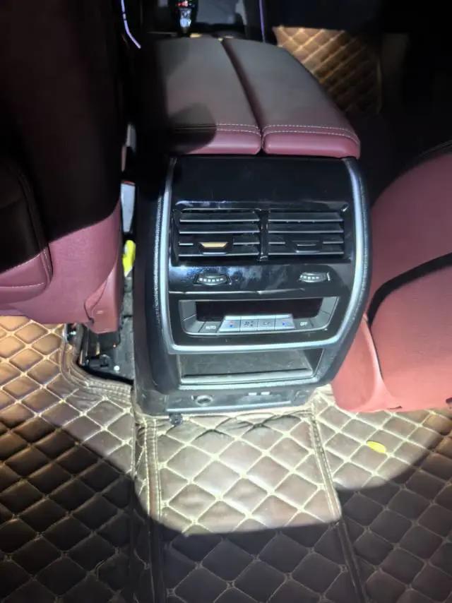 BMW X5 2022 model change xDrive 40Li M sports package 6