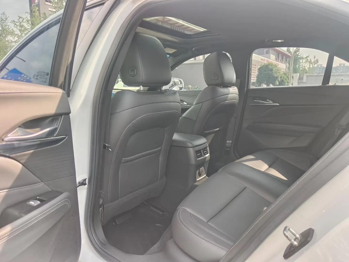 Cadillac CT4 2022 28T fashion model 7