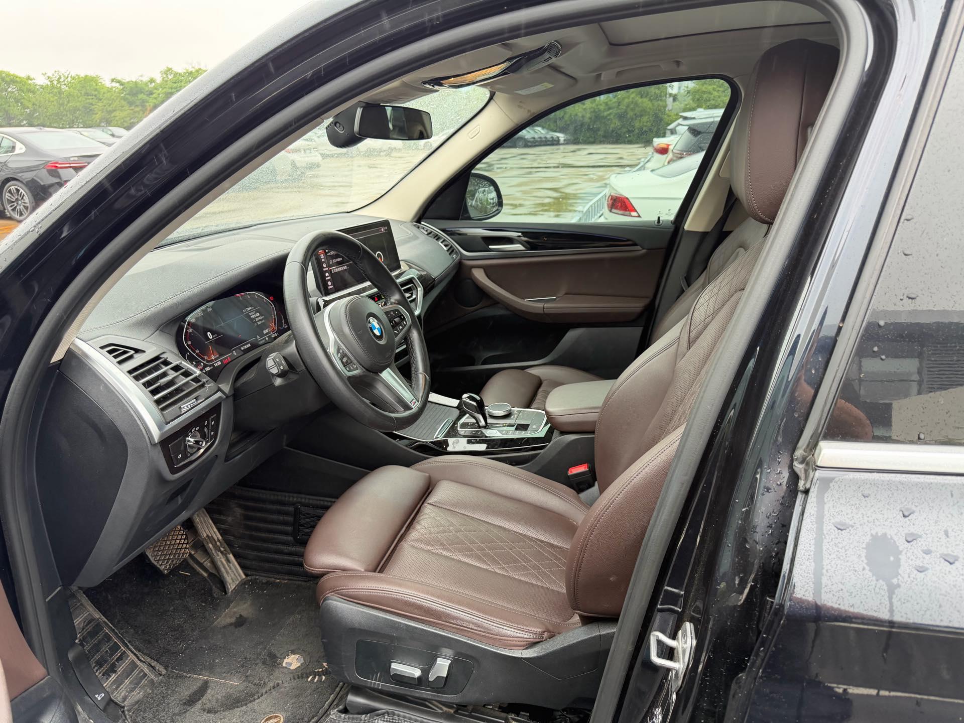 BMW X3 2022 xDrive25i M sports suit 3